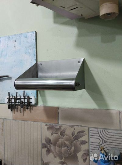 Настенный диспенсер