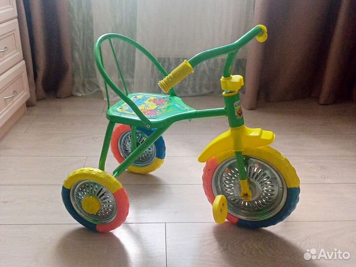 Трехколесный велосипед новый