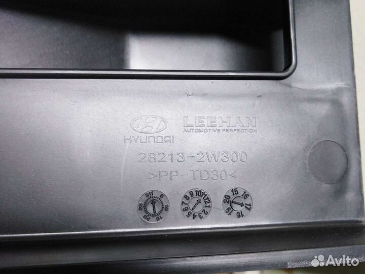 Воздухозаборник hyundai KIA. 282132W300