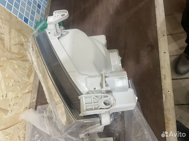 Фара передняя левая