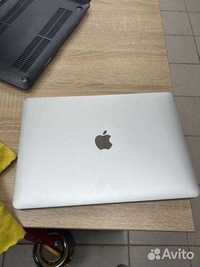 Macbook air 13,3