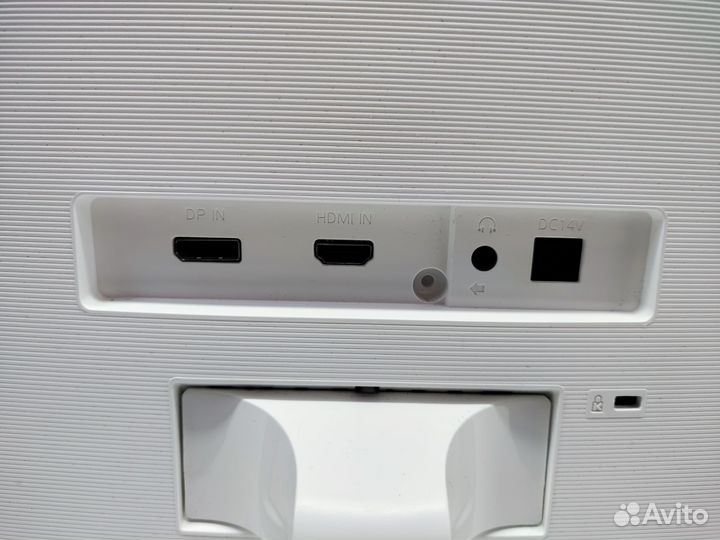 Монитор Samsung 32 дюйма, изогнутый экран