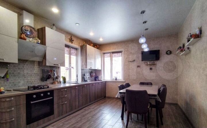 Коттедж 157 м² на участке 6,2 сот.