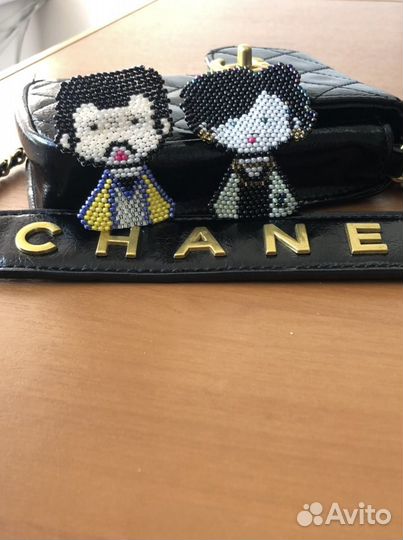 Брошь из бисера chanel