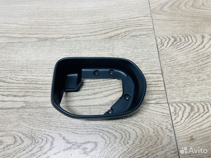 Рамка правого зеркала Honda Civic 4D