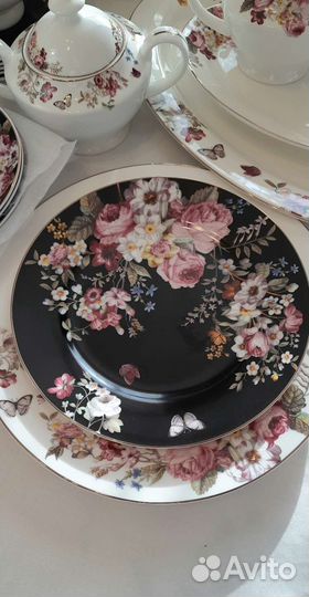 Набор столовой посуды на 12 персон