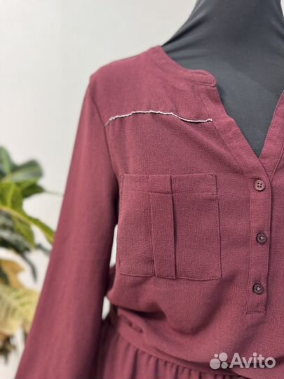 Платье цвета марсала