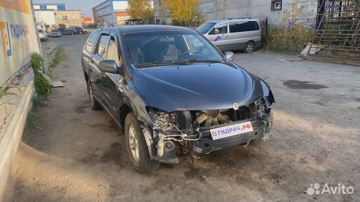 Блок кнопок в рулевое колесо SsangYong Actyon Sport 8915009552