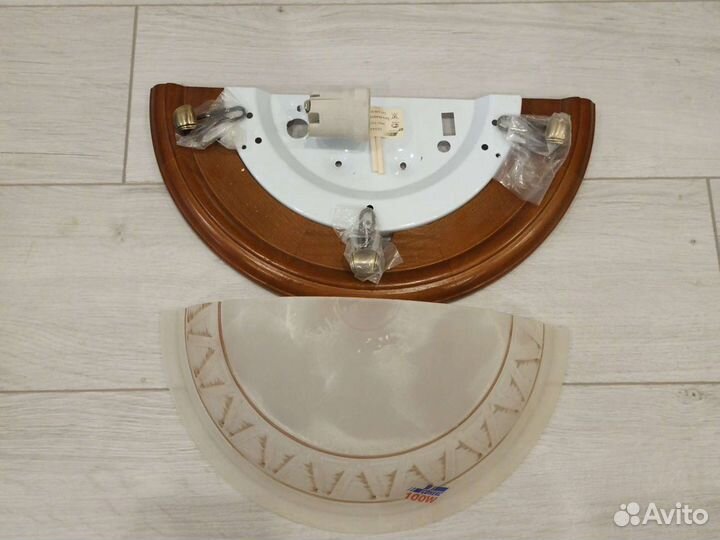 Светильник настенный