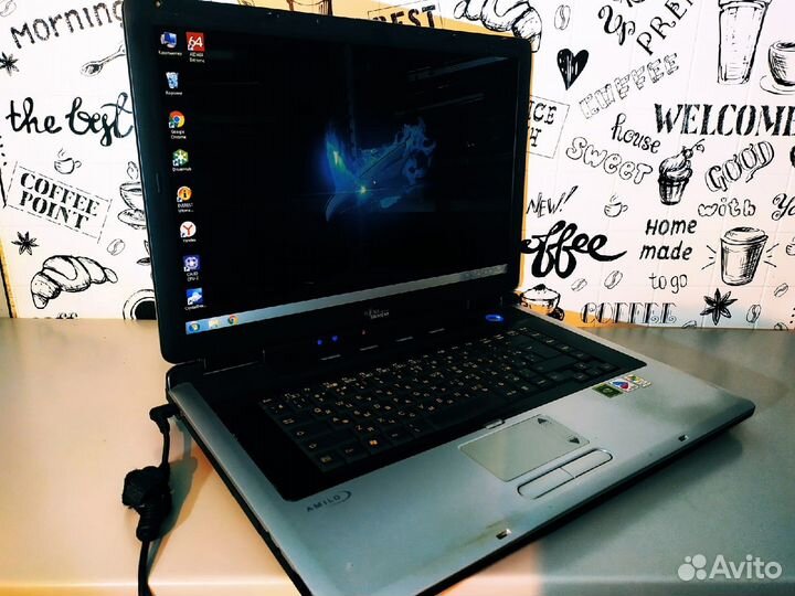 Siemens Fujitsu Amilo M3438G - 17 Дюймов \ Pentium