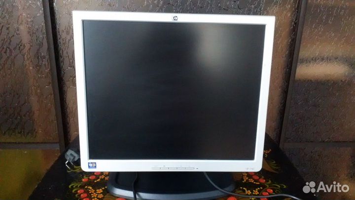 Продам монитор HP 1740