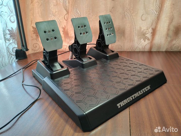 Руль Thrustmaster TMX