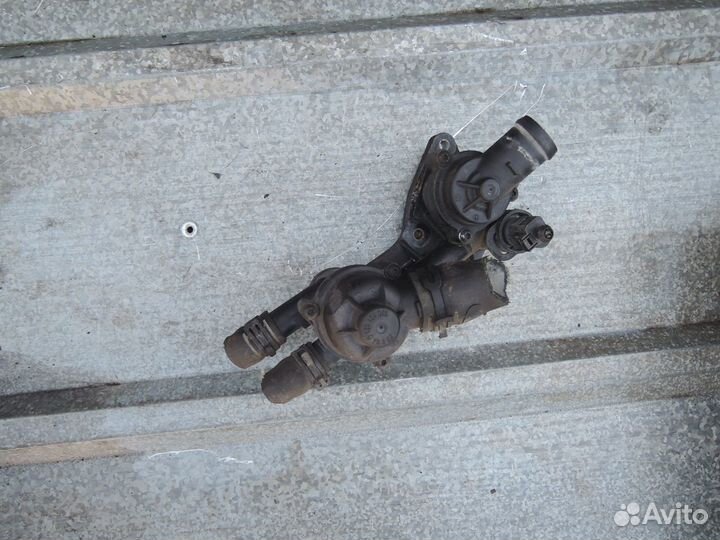 Корпус термостата Volkswagen Golf V 2003-2009