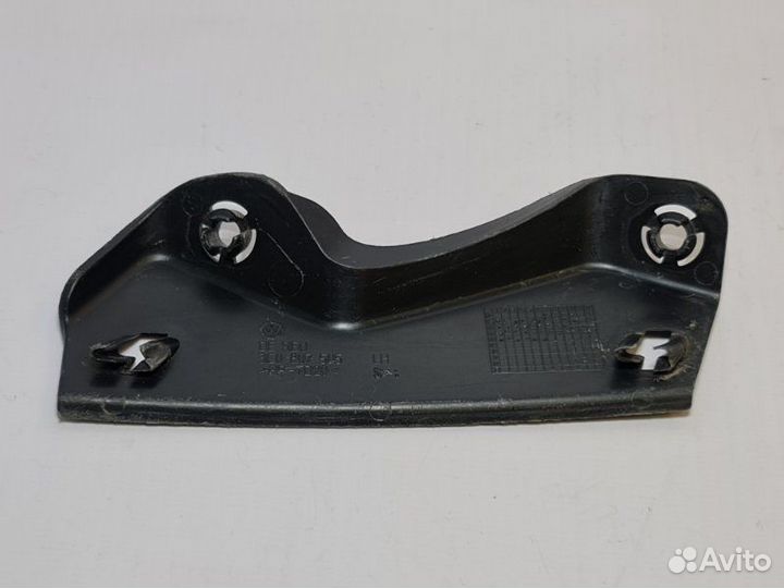 Кронштейн бампера передний Volkswagen Passat B6