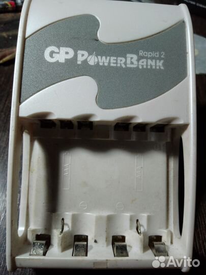 Зарядное для мезинчиковых батареек