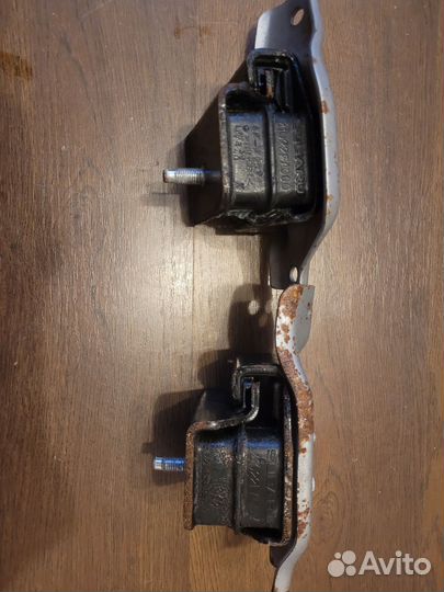 Опора двигателя Subaru Impreza 41022FA000