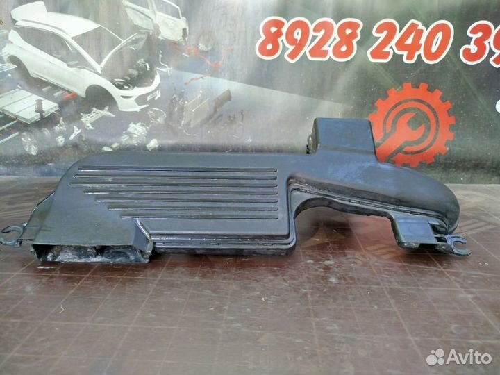 Воздухозаборник Mazda 323 BJ ZM 2002