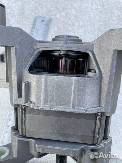 Двигататель стиральной машины Bosch / siemens