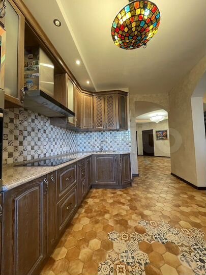 3-к. квартира, 102 м², 8/22 эт.