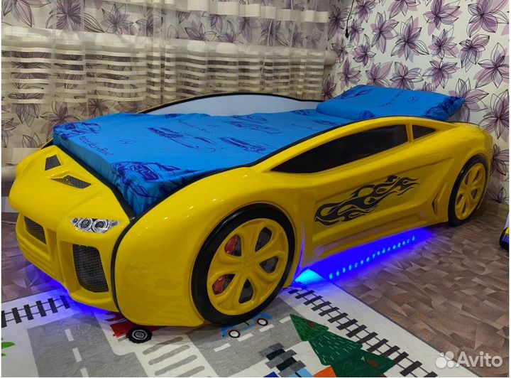 Детская кровать машинка