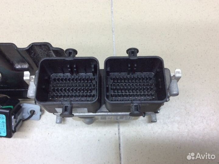 Блок управления двигателем Hyundai Solaris седан