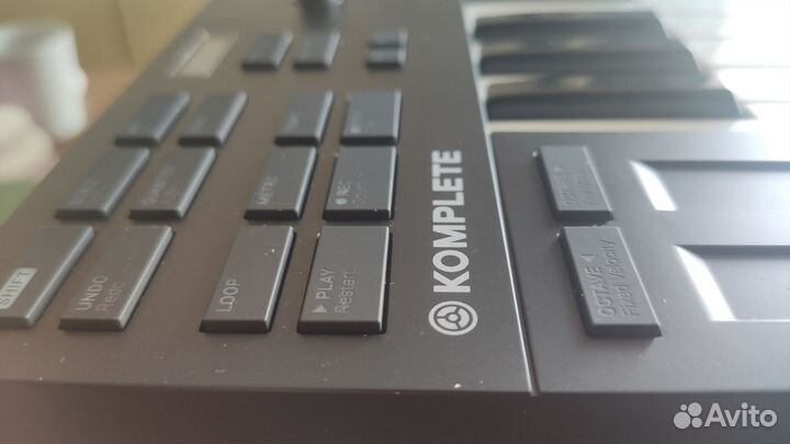 Midi-клавиатура Komplete Kontrol M32
