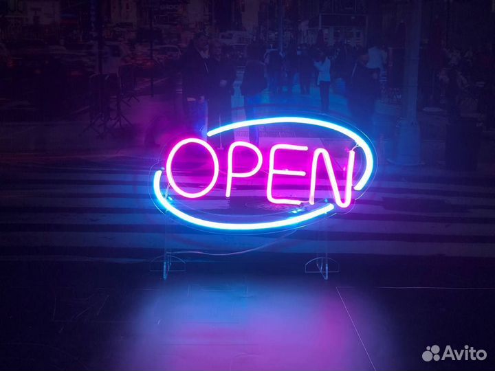 Неоновая вывеска Открыто Open