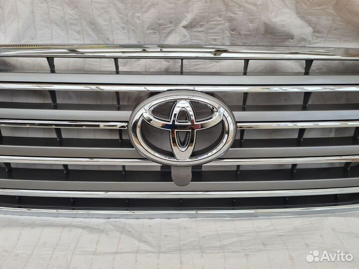 Решетка радиатора передняя Toyota Land Cruiser 200