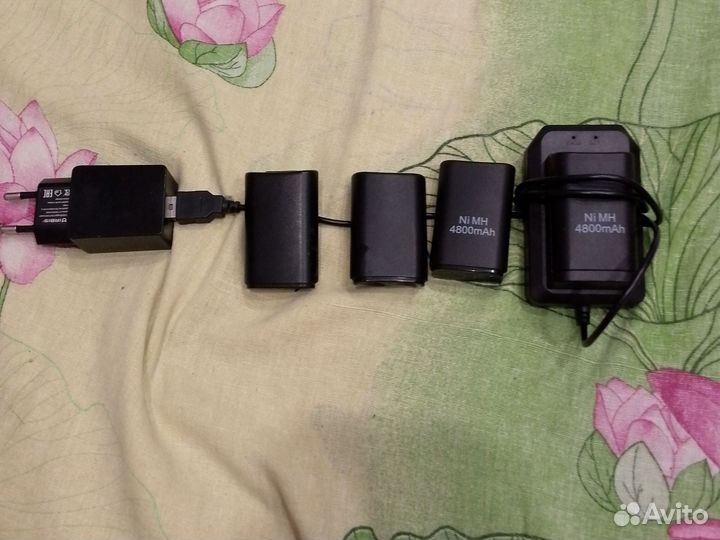 Xbox 360 с Кинектом и аккумуляторами