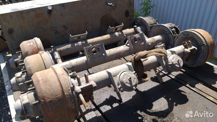 Ось полуприцепа trailor