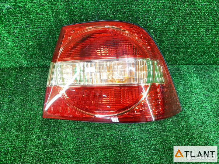 Фонарь задний правый toyota vista