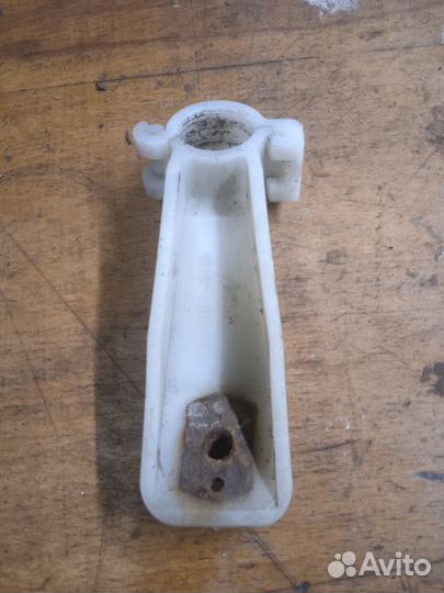 Крепление стеклоочистителя Мерседес E класс