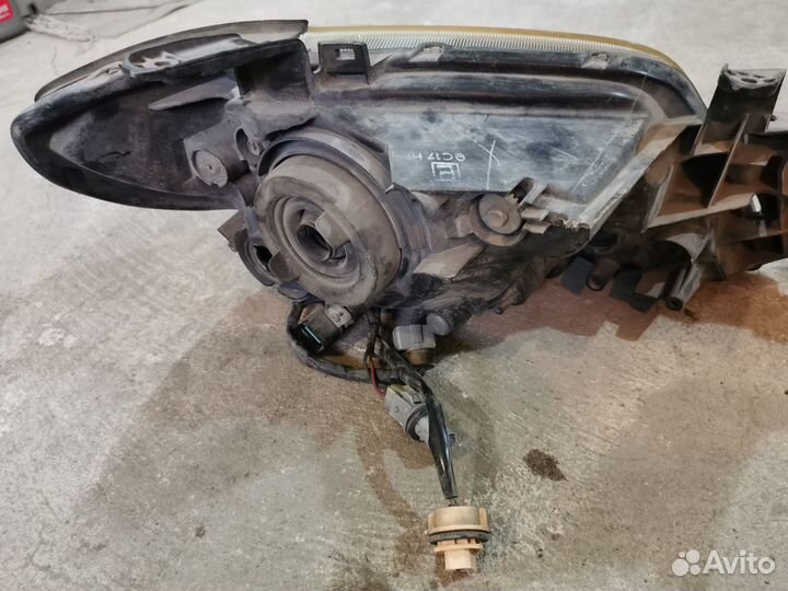 Фары mitsubishi outlander 2003г.в