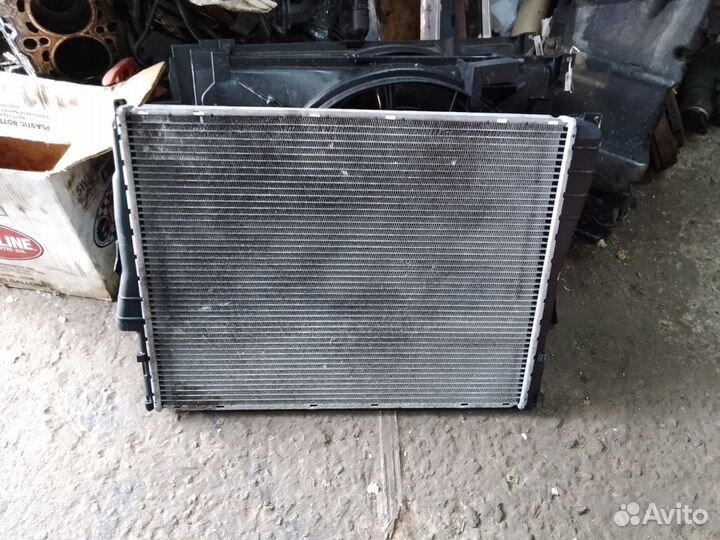 BMW e46 Радиатор охлаждения двигателя Механика