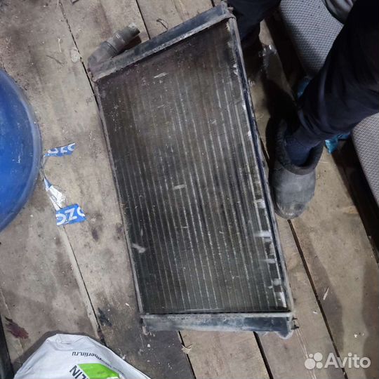 Продам радиатор Пежо 406