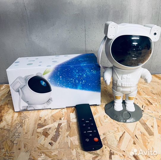 Ночник проектор космонавт