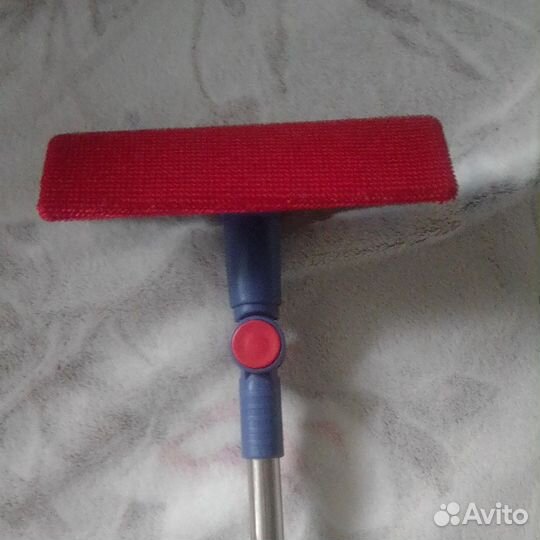 Швабра поворотная со скребком выдвижная поворотная