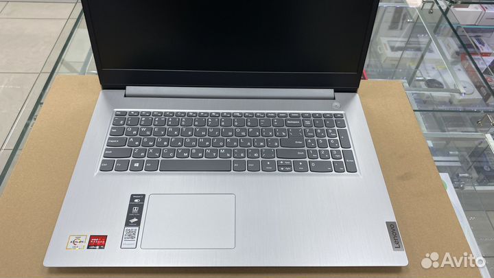 Ноутбук Lenovo IdeaPad 3 17ADA05 (81W20091RU)