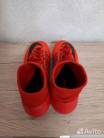 Футбольные бутсы Nike Mercurial