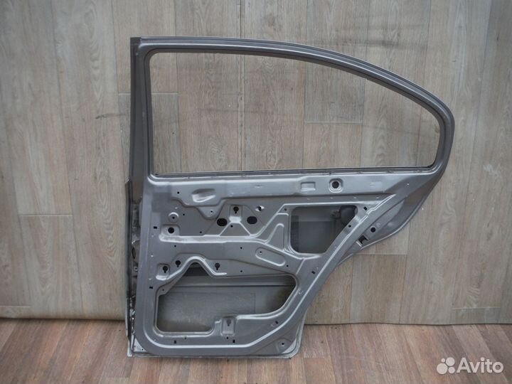 Дверь задняя правая (№3) skoda Octavia Tour 2010