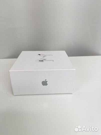 Коробка для наушников Apple AirPods Pro