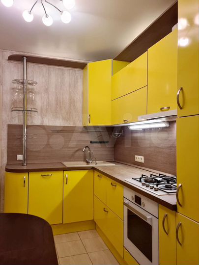 2-к. квартира, 50 м², 3/3 эт.