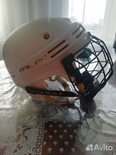 Хоккейный шлем bauer