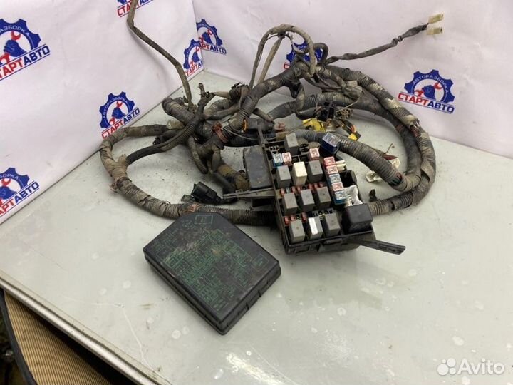 Блок предохранителей под капот Hyundai Accent