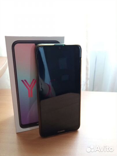 Телефон huawei Y7 2019