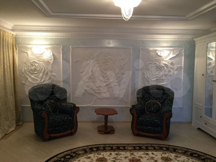 3-к. квартира, 140 м², 1/10 эт.