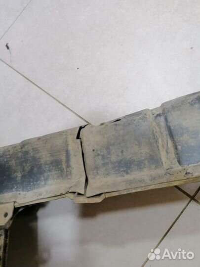 Усилитель планка под радиат. Audi 80 B3 1986—1991