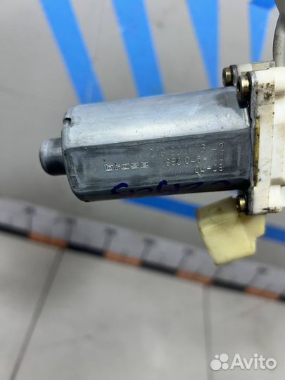 Моторчик переднего правого стеклоподъемника