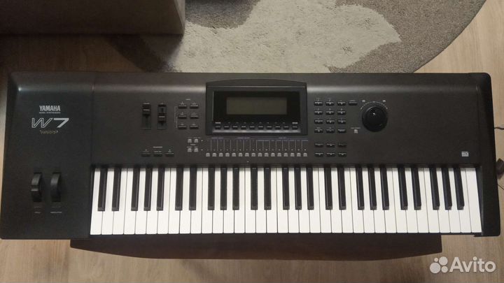 Синтезатор Yamaha W7 V2