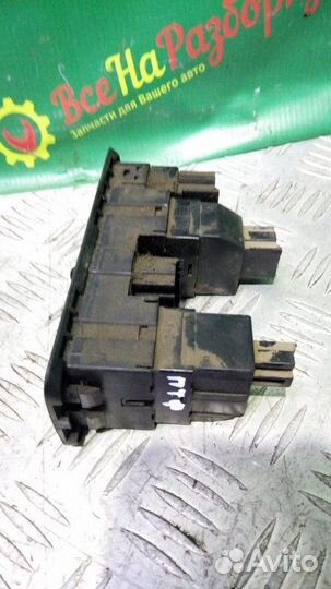 Блок переключателей Mitsubishi Carisma хэтчбэк 1.6